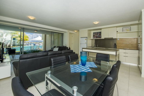 Blue On Blue Apartment 813 - Accommodation Fremantle 2