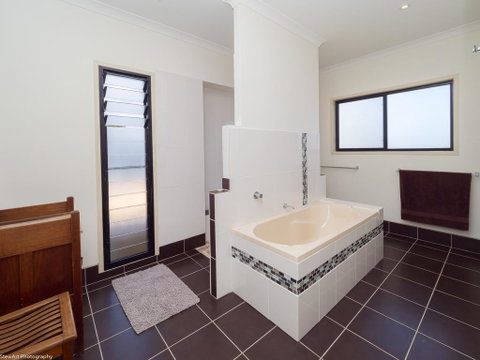 Blue Water Retreat - Upstairs - Accommodation Fremantle 1
