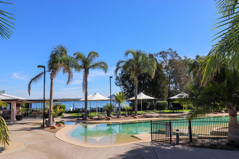 Bluewater Executive Villa In Raffertys Resort - Accommodation Fremantle 0