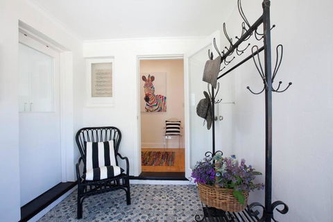 THE WHITE HOUSE Luxury Villa Embedded In History - Accommodation Fremantle 1