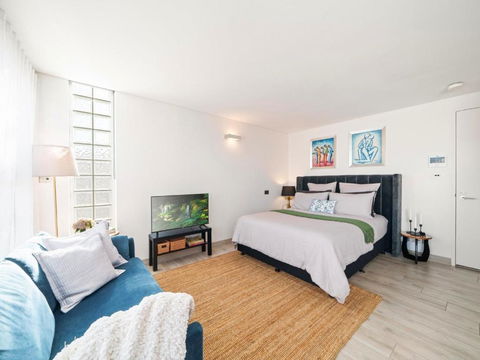 XQ Collection La Casa De Frida - Modern Studio With Balcony - Accommodation Fremantle 3