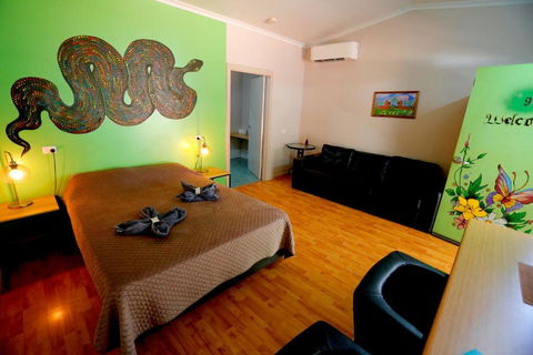 Banyan Tree - Accommodation Fremantle 2
