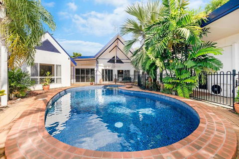 An Absolute Poolside Break By Casuarina Beach - Accommodation Fremantle 0