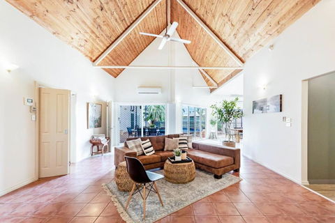 An Absolute Poolside Break By Casuarina Beach - Accommodation Fremantle 2