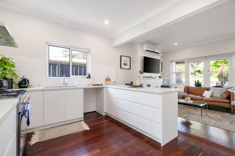 Guildford Cottage By Swan Bnb Management - Accommodation Fremantle 2