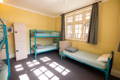 YHA Newcastle Beach - Accommodation Fremantle 2
