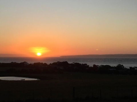 YOLO- Beach-house Views, Near Penguins, Nbn! - Accommodation Fremantle 3