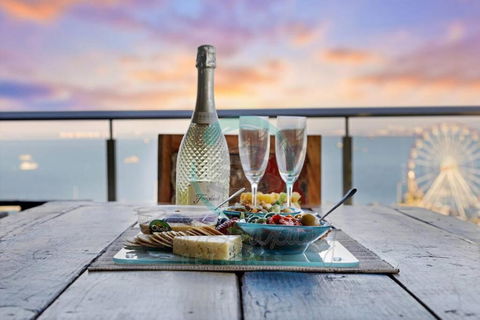 ZEN POINT PENTHOUSE 3-BR Executive W/front Retreat - Accommodation Fremantle 0