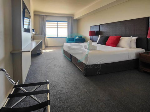 ZEN88 ESPLANADE: Hotel Suite W/ Ocean/Sunset Views - Accommodation Fremantle 1