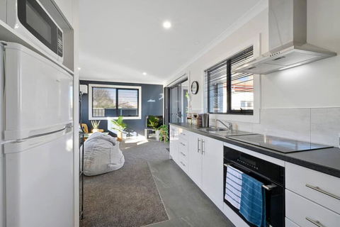 Zoo Villas: Villa Giraffe - Central Wynyard - Accommodation Fremantle 1