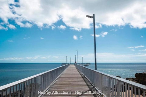 ZEN FORESHORE: 3-BR Nightcliff Foreshore-Front Apt - Accommodation Fremantle 3