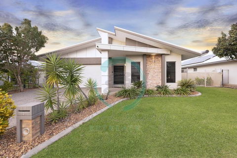 Zenhouse: 4BR Stylish Work/Family Home In Muirhead - Accommodation Fremantle 0