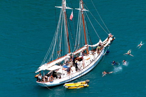 Whitehaven Beach Sailing And Snorkeling Cruise - Accommodation Fremantle 3