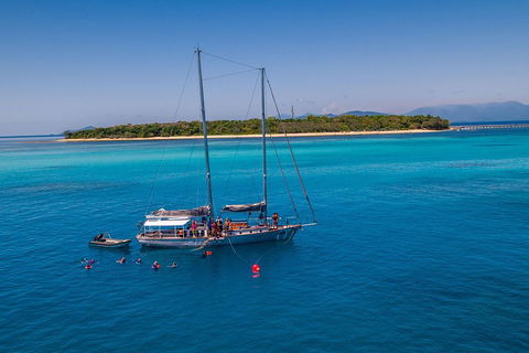 Ocean Free Green Island & Great Barrier Reef Snorkel Cruise, Cairns 25 Guests - Accommodation Fremantle 0