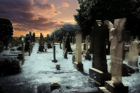 Southport Cemetery Paranormal Activity Tour QUEENSLAND - Accommodation Fremantle 1