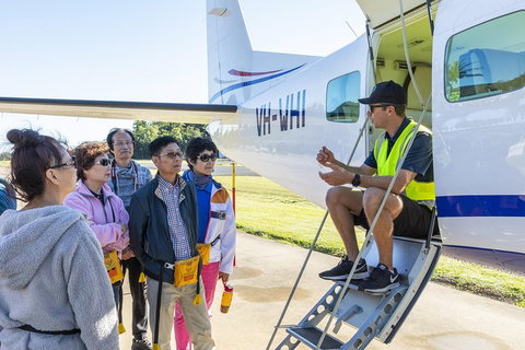 Scenic Flight - Great Barrier Reef, Heart Reef, Whitehaven Beach & Hill Inlet! - Accommodation Fremantle 1
