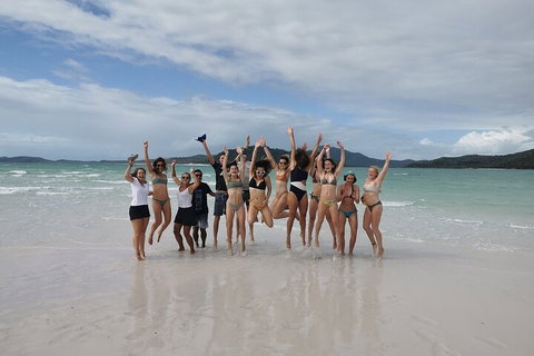 2-Night Whitsundays Sailing Cruise Incl. Whitehaven Beach & Great Barrier Reef - Accommodation Fremantle 4