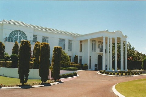 The Billionaire Club - Accommodation Fremantle 2