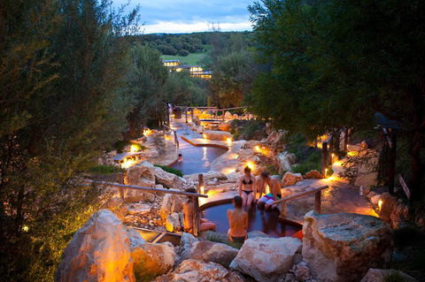Peninsula Hot Springs Tour With Restaurant Lunch & Gondola Ride - Accommodation Fremantle 2