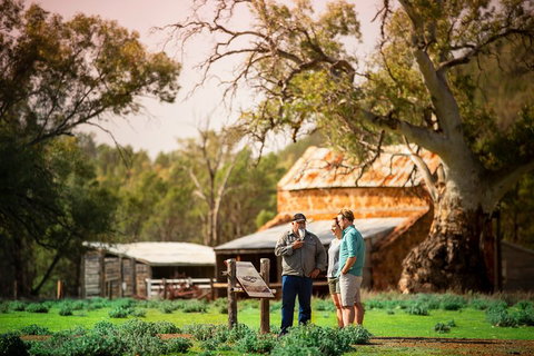 Yura Udnyu - Our Culture, Your Culture (Aboriginal Cultural Walk) - Accommodation Fremantle 0